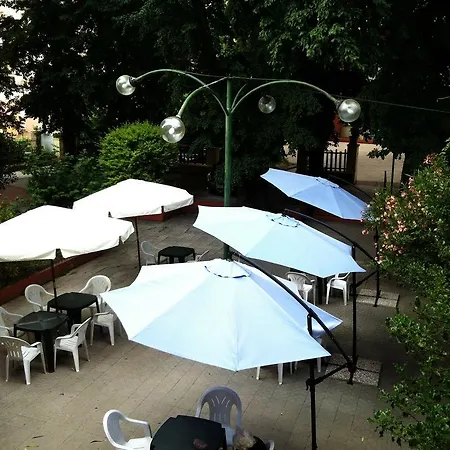 Moderno 2* אריצו